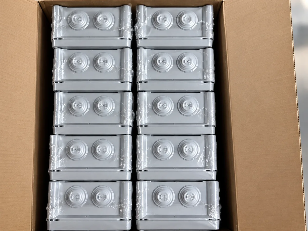 Boîtes de dérivation conditionnées en carton